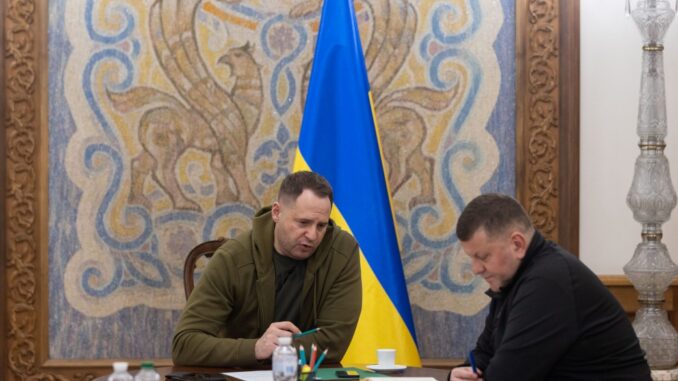 Єрмак, Загужний Тімоті Барроу