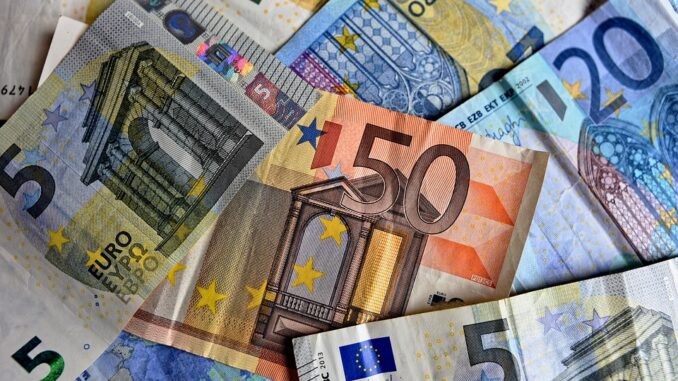 money-3481699_960_720