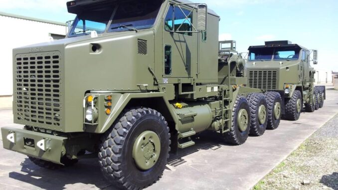 тягачі Oshkosh M1070