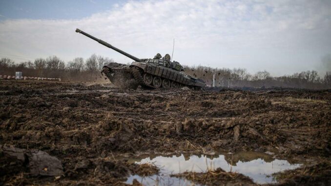 танкі в болоті