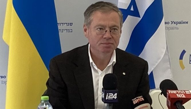 Євген корнійчук