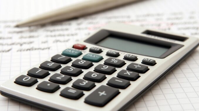 accountant-ge89d8351a_1920