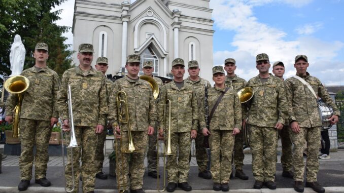 Військовий оркестр