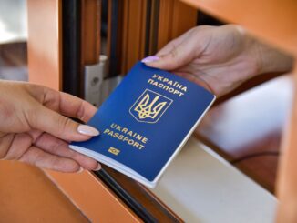 Оформлення паспортів в Україні тимчасово припиняються