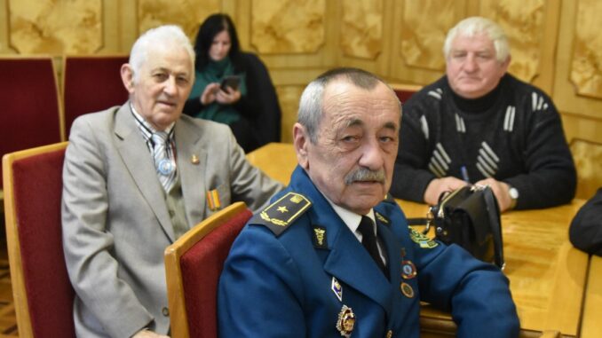 чоловіки