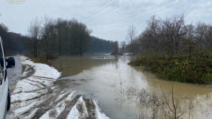 вода