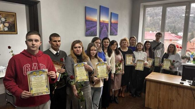 Рахів