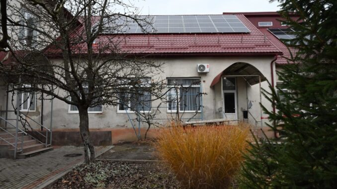 Фото_Укрінформ1 Закарпаття: сонячні панелі для лікарень від французьких партнерів